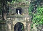 IMG 0806A  Indgangen til grotten Huyen Khong - Ngu Hanh Son